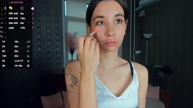 JacalynSchreiber online show from December 2025 12:01:02 PM