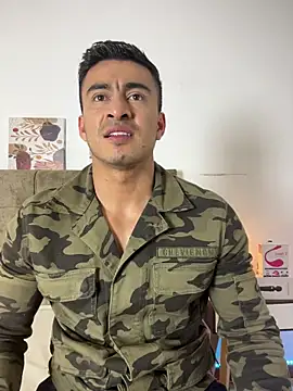 Snapshot of Chris_Clarck chatting on November 2025 07:48:02 PM Chris Clarck online show from November 2025 07:48:02 PM