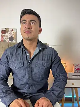 Snapshot of Chris_Clarck chatting on December 2025 07:53:01 PM Chris Clarck online show from December 2025 07:53:01 PM