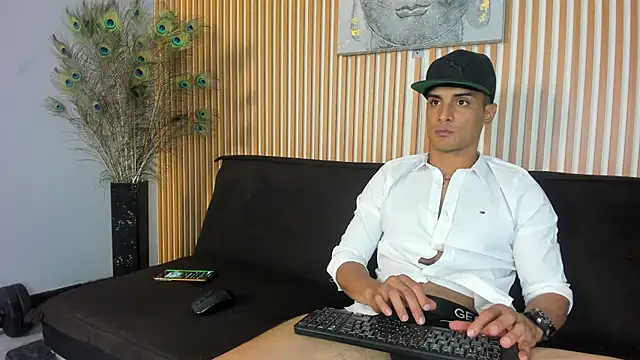 Snapshot of blaze_phoenix chatting on November 2025 03:50:01 AM blaze phoenix online show from November 2025 03:50:01 AM