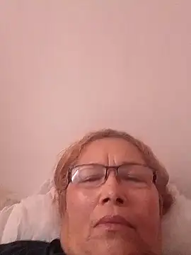 Snapshot of Cessi50 chatting on November 2025 04:40:01 PM Cessi50 online show from November 2025 04:40:01 PM