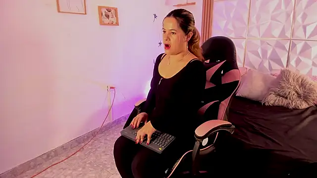 Dulce Ferrer18 online show from March 2026 03:35:02 PM