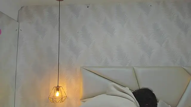 laurettedela rouse online show from November 2025 10:37:01 AM