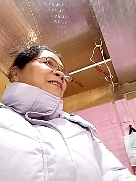 Snapshot of small-house123 chatting on November 2025 02:10:02 AM small-house123 online show from November 2025 02:10:02 AM