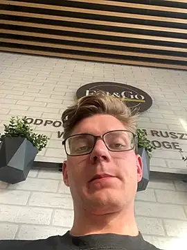 Snapshot of Niesmialyy chatting on November 2025 01:13:02 PM Niesmialyy online show from November 2025 01:13:02 PM