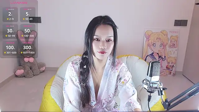 Abby-6 online show from November 2025 01:28:01 PM