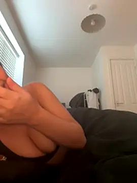 Snapshot of Bethrae25 chatting on November 2025 03:12:02 PM Bethrae25 online show from November 2025 03:12:02 PM