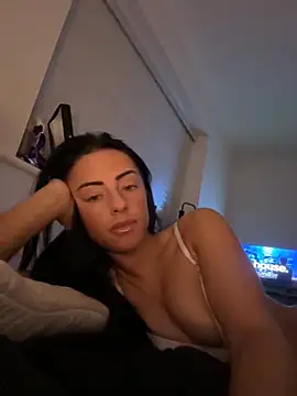 Snapshot of Bethrae25 chatting on December 2025 07:44:01 PM Bethrae25 online show from December 2025 07:44:01 PM