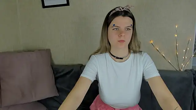 Snapshot of Zorianaa chatting on November 2025 09:25:02 PM Zorianaa online show from November 2025 09:25:02 PM