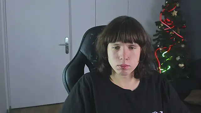 Snapshot of CutieKai_ chatting on December 2025 10:06:02 PM CutieKai online show from December 2025 10:06:02 PM