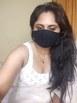 Snapshot of mouni499 chatting on June 2026 04:53:02 PM mouni499 online show from June 2026 04:53:02 PM