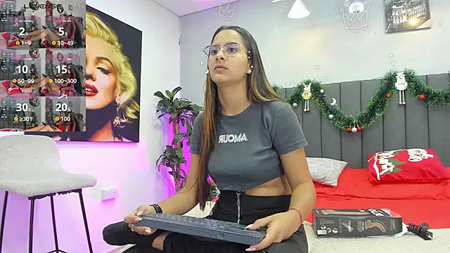 Snapshot of kendra_london chatting on December 2025 11:30:02 AM kendra london online show from December 2025 11:30:02 AM