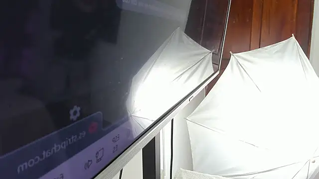 kendra london online show from April 2026 11:05:01 AM