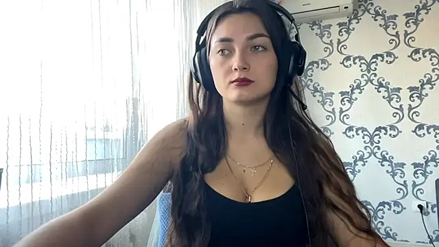 Snapshot of TwotyBright chatting on November 2025 08:02:02 AM TwotyBright online show from November 2025 08:02:02 AM