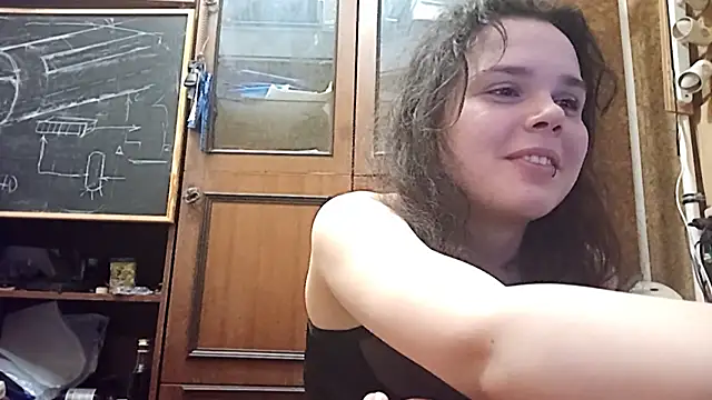 Snapshot of RosaleeSwint chatting on November 2025 10:10:02 PM RosaleeSwint online show from November 2025 10:10:02 PM