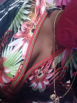 Snapshot of hyd_couple7878 chatting on November 2025 09:52:01 AM hyd couple7878 online show from November 2025 09:52:01 AM