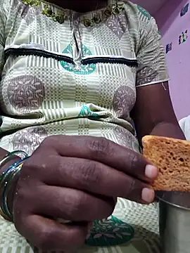 Snapshot of hyd_couple7878 chatting on November 2025 03:17:01 AM hyd couple7878 online show from November 2025 03:17:01 AM