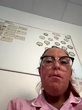 Snapshot of Angel-LinaX chatting on January 2026 03:25:01 PM Angel-LinaX online show from January 2026 03:25:01 PM