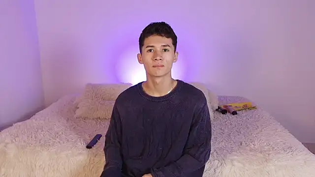 Snapshot of Eiden_Blake chatting on November 2025 10:04:01 AM Eiden Blake online show from November 2025 10:04:01 AM