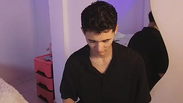 Snapshot of Eiden_Blake chatting on December 2025 11:43:01 PM Eiden Blake online show from December 2025 11:43:01 PM