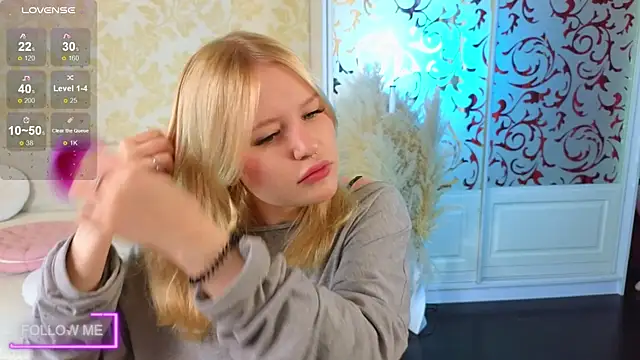 Mila wxw online show from November 2025 12:40:01 PM