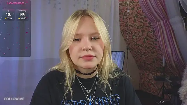 Mila wxw online show from December 2025 01:40:02 PM