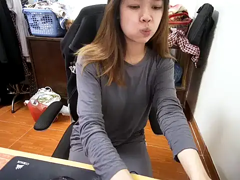 Snapshot of ---Lusi03--- chatting on December 2025 03:29:02 PM ---Lusi03--- online show from December 2025 03:29:02 PM