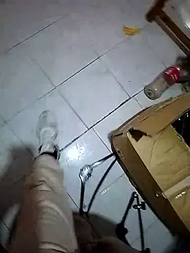 Snapshot of Exquisito423 chatting on December 2025 08:15:02 PM Exquisito423 online show from December 2025 08:15:02 PM