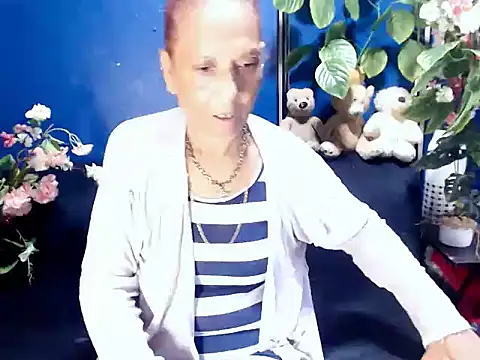 Snapshot of Hot_queen57 chatting on December 2025 04:35:02 PM Hot queen57 online show from December 2025 04:35:02 PM