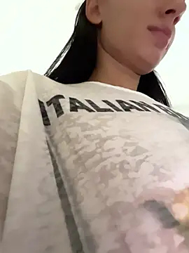 Snapshot of VickyM99 chatting on December 2025 10:46:02 AM VickyM99 online show from December 2025 10:46:02 AM