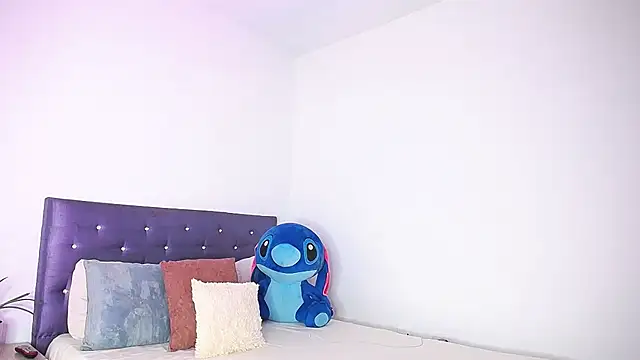 BryanaSmiths online show from December 2025 02:44:02 PM