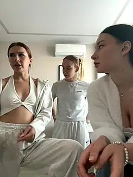 Snapshot of MelissaPinkiss chatting on November 2025 11:42:02 AM MelissaPinkiss online show from November 2025 11:42:02 AM