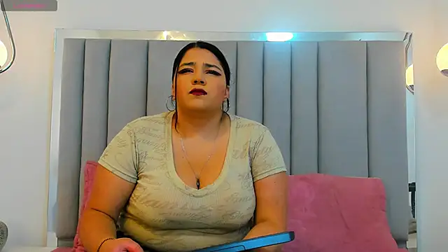 Lilith Aliany  online show from December 2025 01:28:02 PM