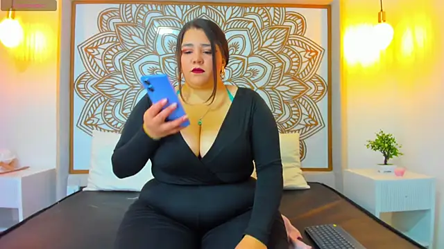 Lilith Aliany  online show from December 2025 01:27:02 PM