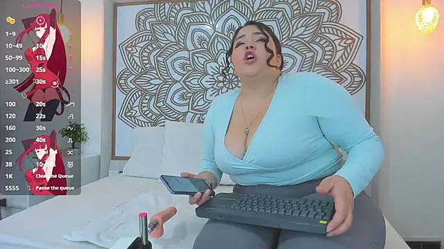 Lilith Aliany  online show from December 2025 01:17:02 PM