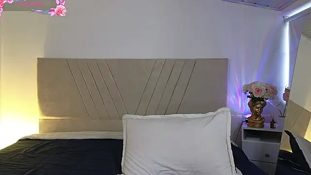 Snapshot of NatashaBlade_ chatting on December 2025 12:00:01 PM NatashaBlade online show from December 2025 12:00:01 PM