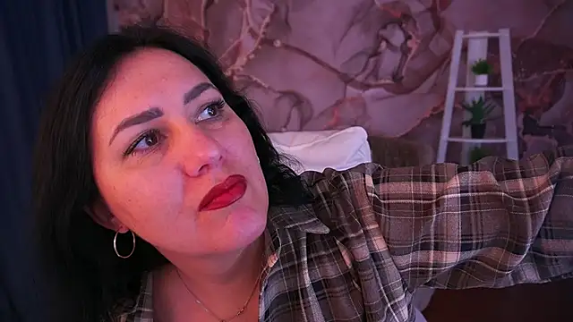 VelvetLuck online show from December 2025 02:00:01 PM