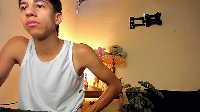 lucian davii online show from December 2025 02:36:02 PM