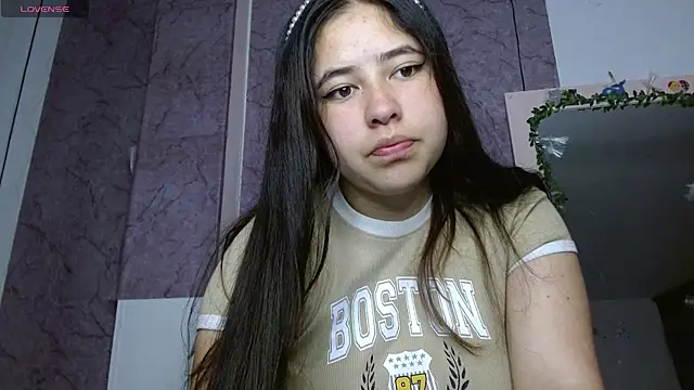 lauxury  online show from December 2025 04:28:02 AM