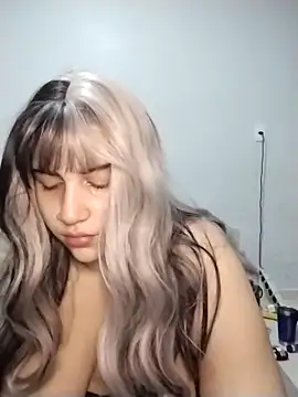 lele inocente online show from December 2025 03:22:01 AM