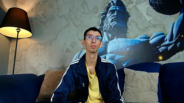 ZyroNight online show from November 2025 02:16:01 PM