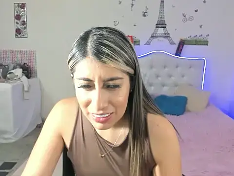 Snapshot of veronicamist95 chatting on November 2025 02:11:02 AM veronicamist95 online show from November 2025 02:11:02 AM