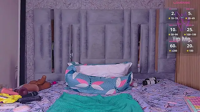 missfoster online show from April 2026 06:19:01 AM