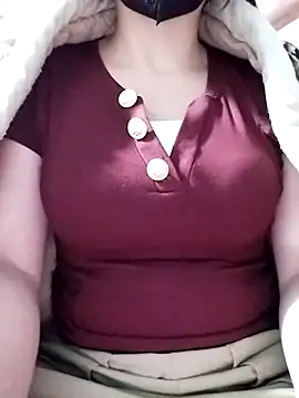 Snapshot of Niramiu chatting on November 2025 04:00:01 PM Niramiu online show from November 2025 04:00:01 PM