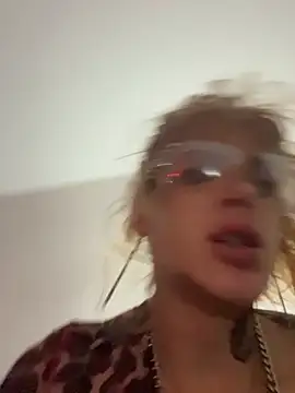 zowi101 online show from April 2026 07:17:02 AM