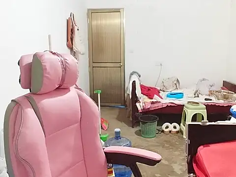 Snapshot of RebelAura chatting on November 2025 12:27:02 PM RebelAura online show from November 2025 12:27:02 PM