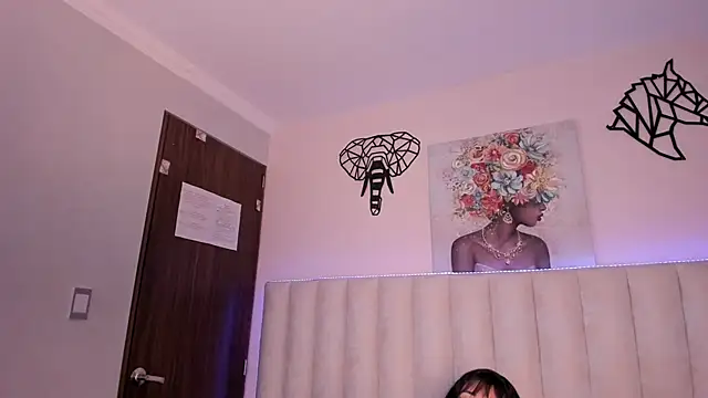 Isabella Crofts online show from December 2025 03:12:01 AM