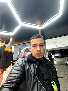 Snapshot of Daniel_Martinz chatting on November 2025 05:45:02 PM Daniel Martinz online show from November 2025 05:45:02 PM