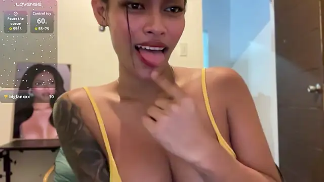 Snapshot of miapasitaa chatting on February 2026 02:10:02 PM miapasitaa online show from February 2026 02:10:02 PM