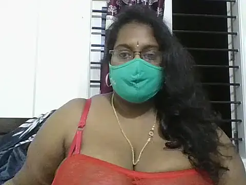 hootypriya online show from November 2025 12:00:01 AM